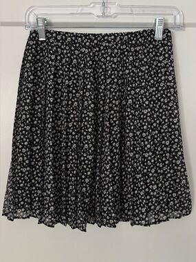 🔴 Hollister Ultra High-Rise Floral Skirt